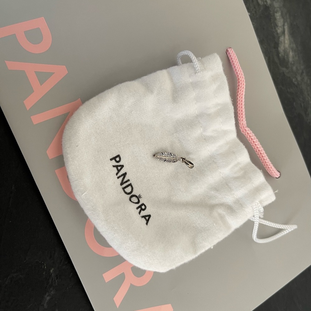 Pandora Single Feather Pendant - Picture 4 of 6